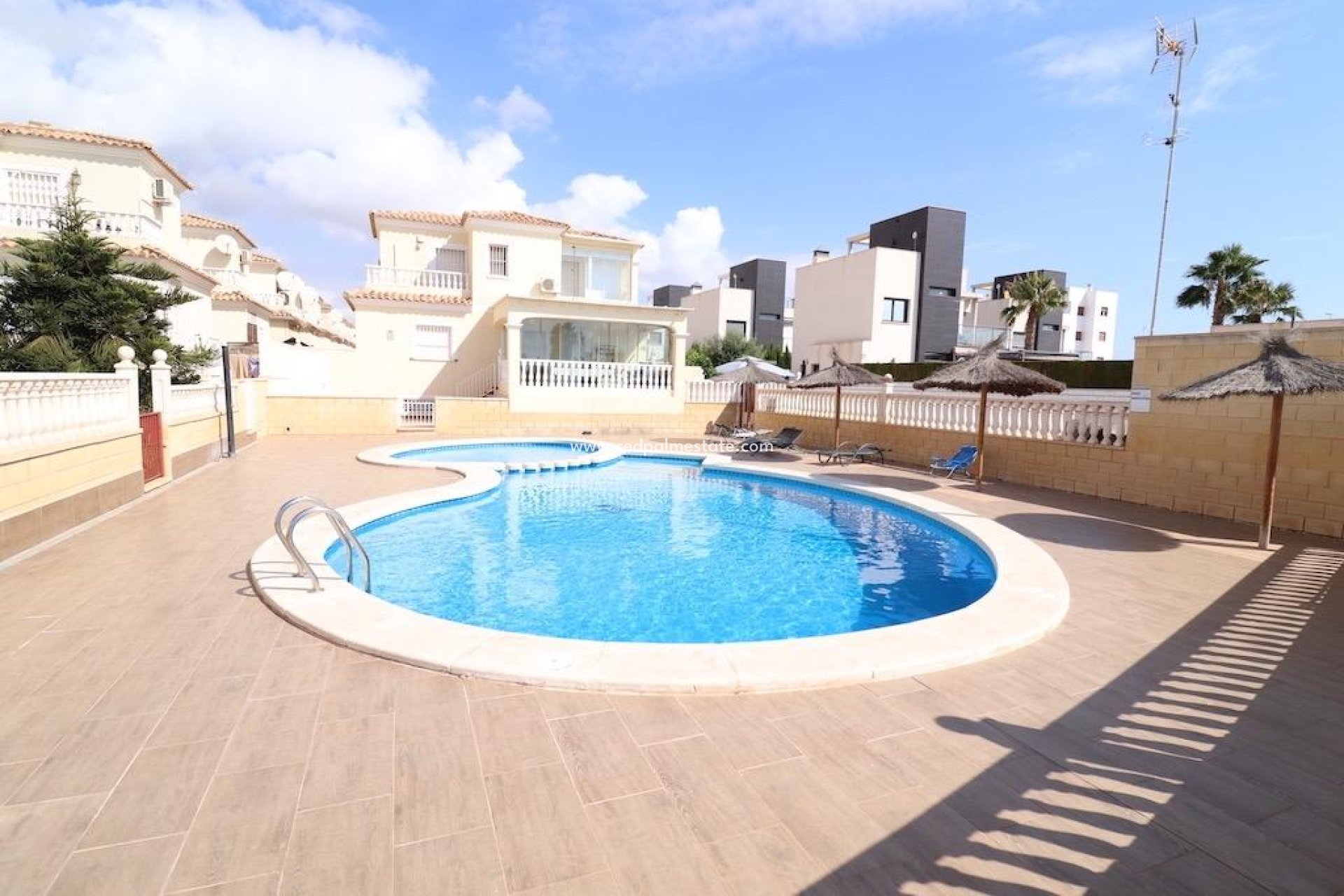 Herverkoop - Villa -
Orihuela Costa - Costa Blanca