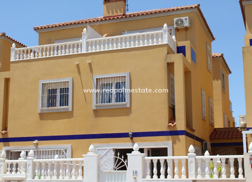 Herverkoop - Villa -
Orihuela Costa - Costa Blanca