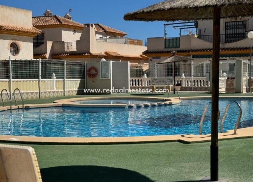 Herverkoop - Villa -
Orihuela Costa - Costa Blanca