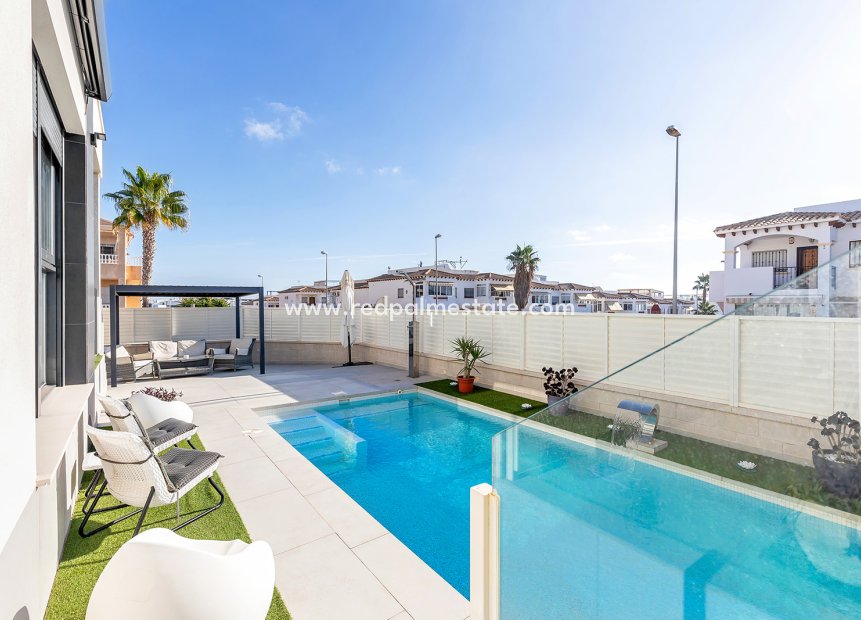 Herverkoop - Villa -
Orihuela Costa - Costa Blanca