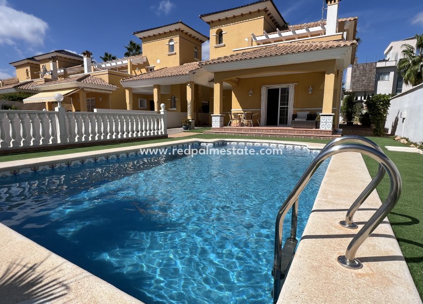 Herverkoop - Villa -
Orihuela Costa - Costa Blanca