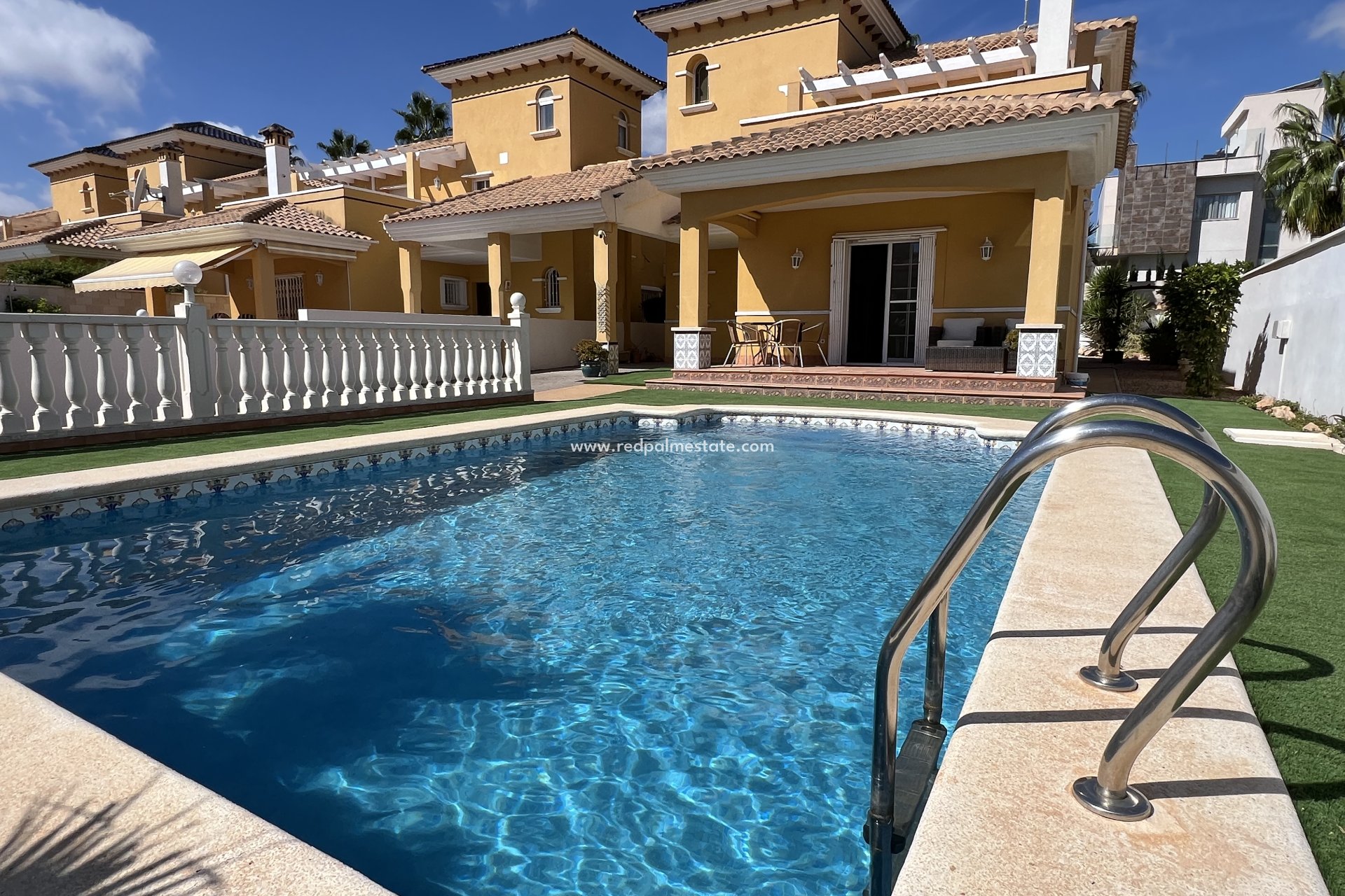 Herverkoop - Villa -
Orihuela Costa - Costa Blanca