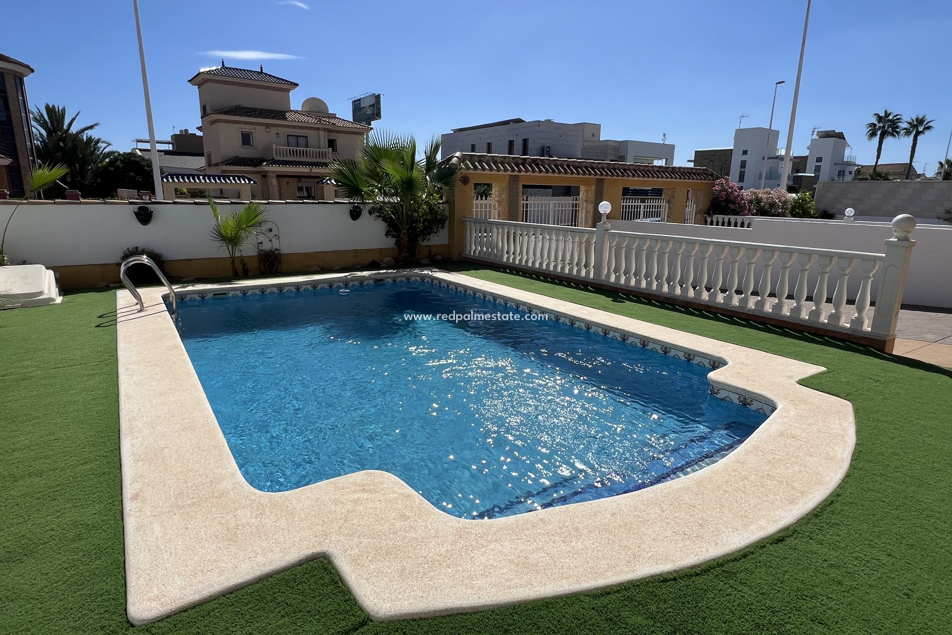 Herverkoop - Villa -
Orihuela Costa - Costa Blanca