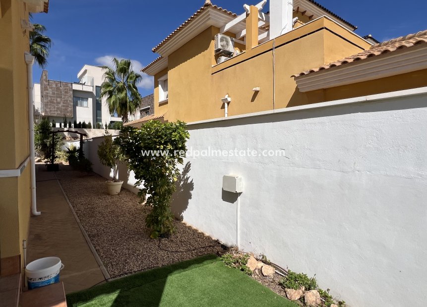 Herverkoop - Villa -
Orihuela Costa - Costa Blanca