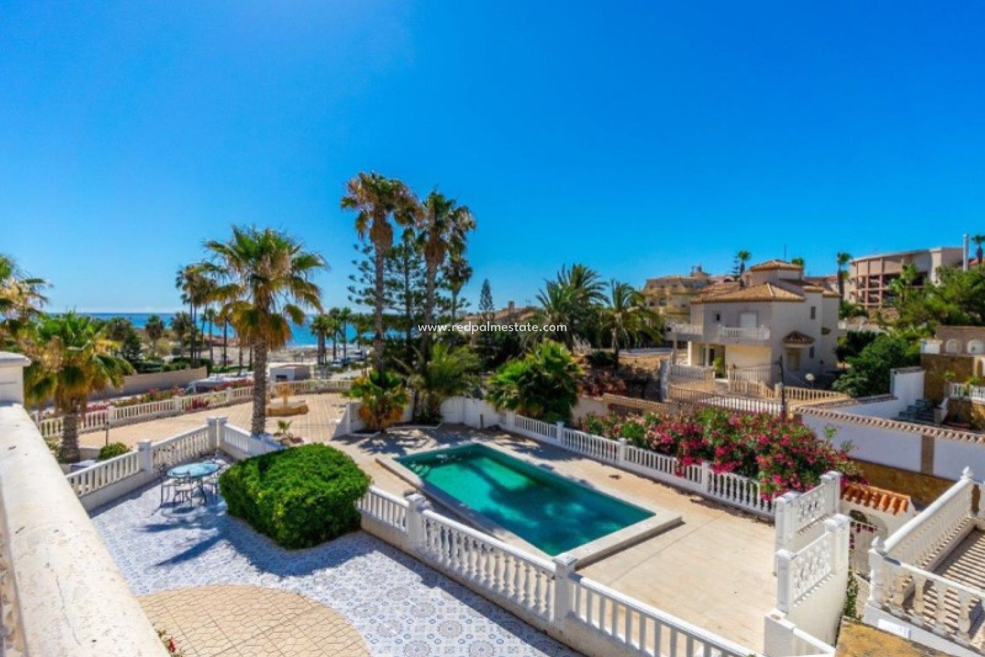 Herverkoop - Villa -
Orihuela Costa - Inland