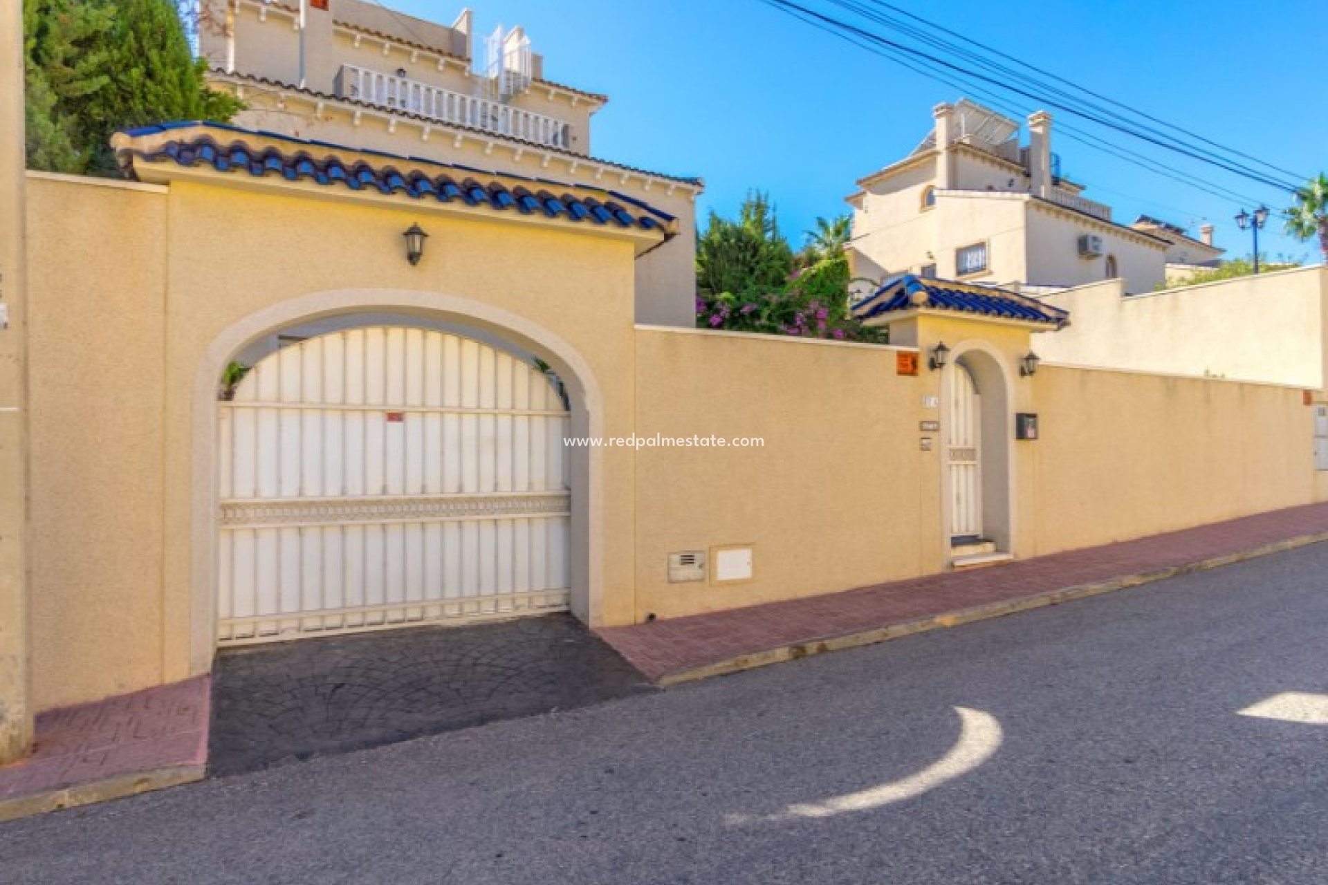 Herverkoop - Villa -
Orihuela Costa - Inland