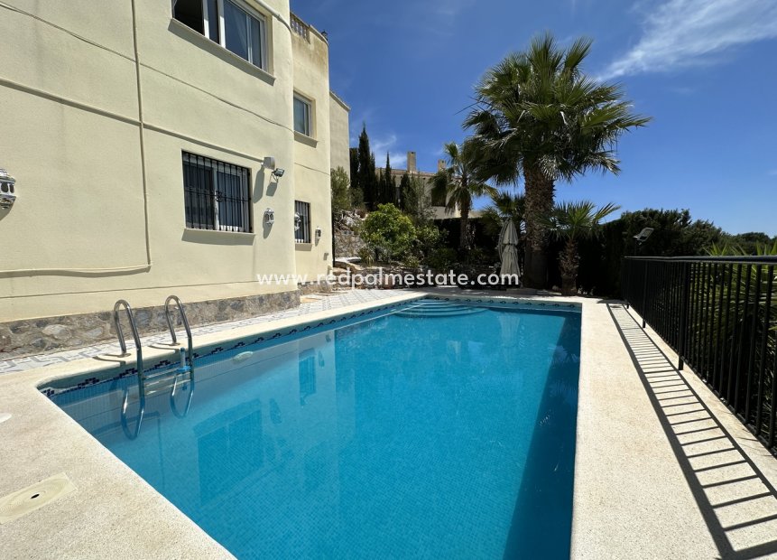 Herverkoop - Villa -
Orihuela Costa - Inland