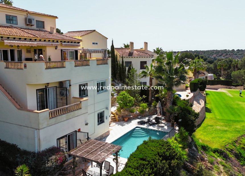 Herverkoop - Villa -
Orihuela Costa - Inland
