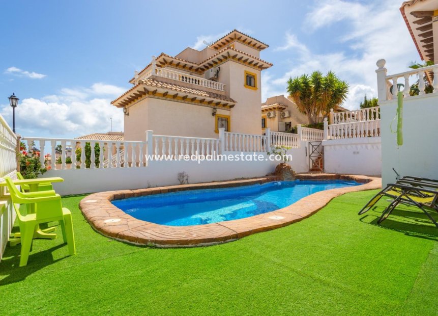 Herverkoop - Villa -
Orihuela Costa - La Zenia