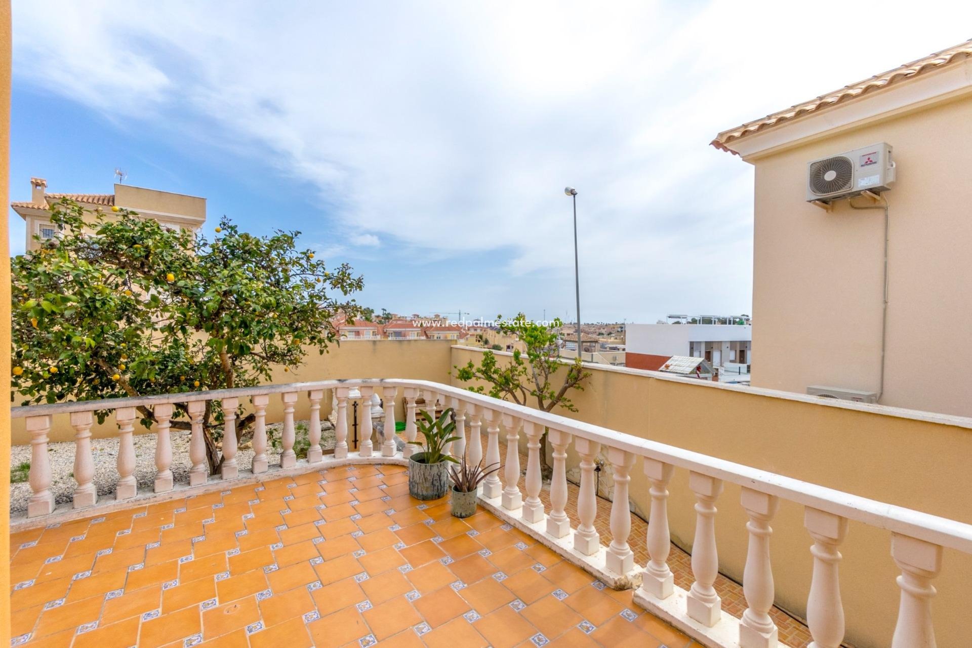 Herverkoop - Villa -
Orihuela Costa - Las Filipinas