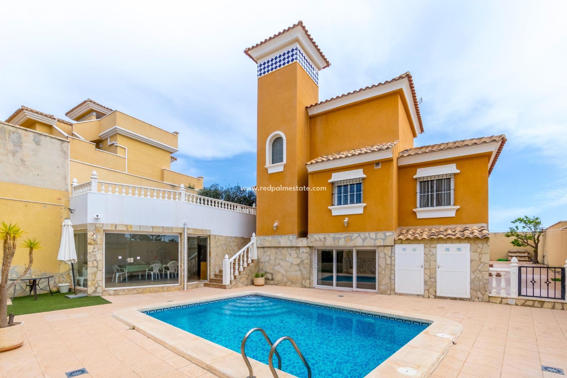 Herverkoop - Villa -
Orihuela Costa - Las Filipinas