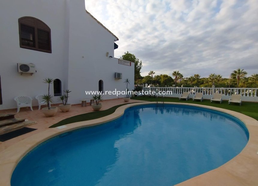 Herverkoop - Villa -
Orihuela Costa - Las Filipinas