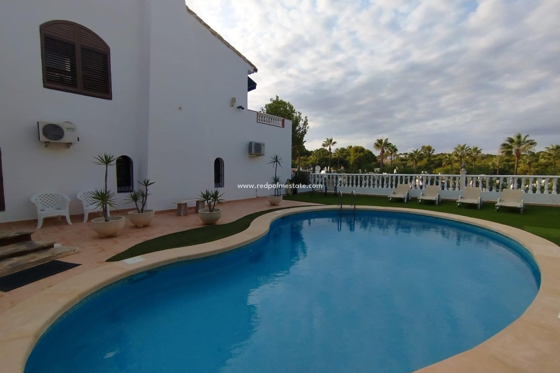 Herverkoop - Villa -
Orihuela Costa - Las Filipinas