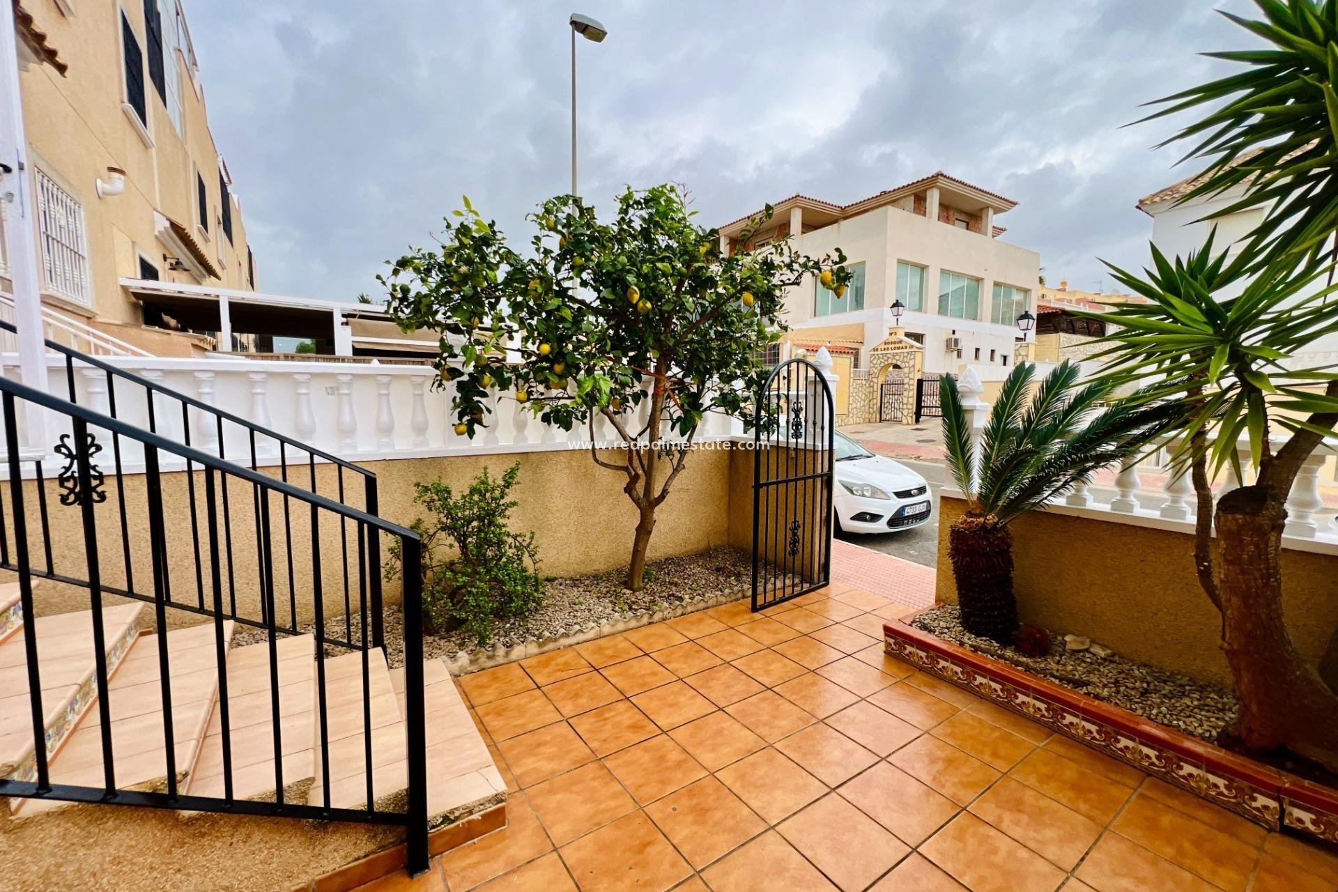 Herverkoop - Villa -
Orihuela Costa - Las Filipinas