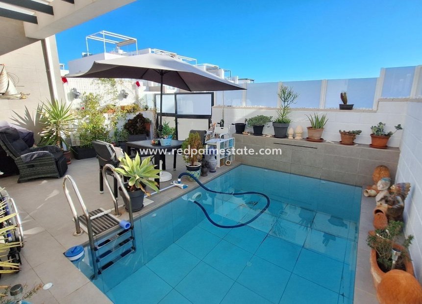 Herverkoop - Villa -
Orihuela Costa - Lomas de Cabo Roig-Los Dolses