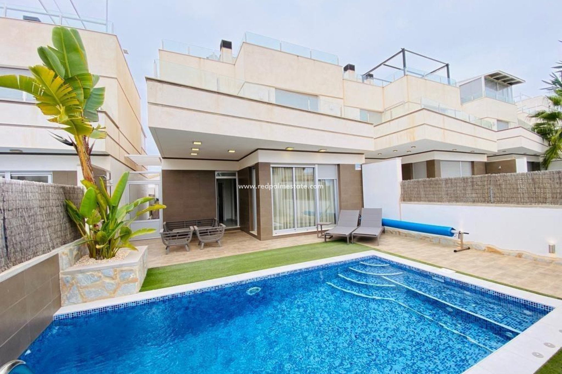 Herverkoop - Villa -
Orihuela Costa - Montezenia