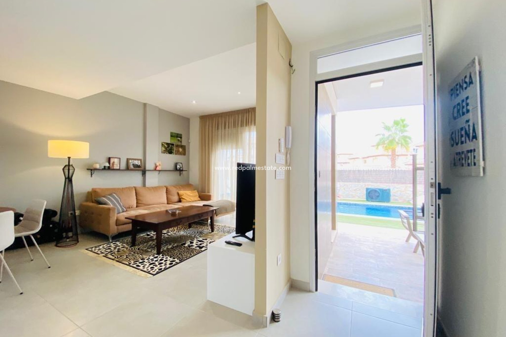 Herverkoop - Villa -
Orihuela Costa - Montezenia