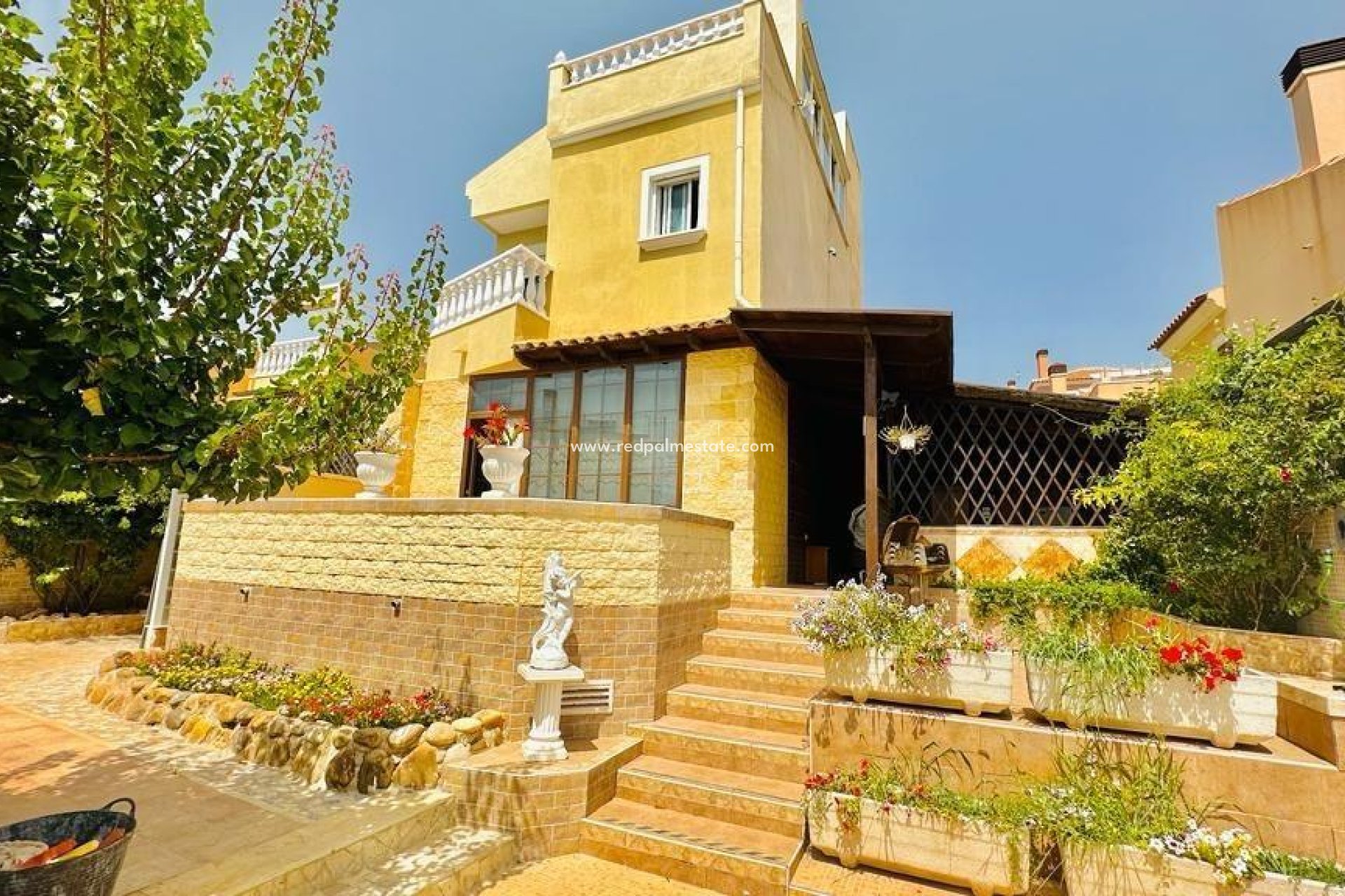 Herverkoop - Villa -
Orihuela Costa - Montezenia