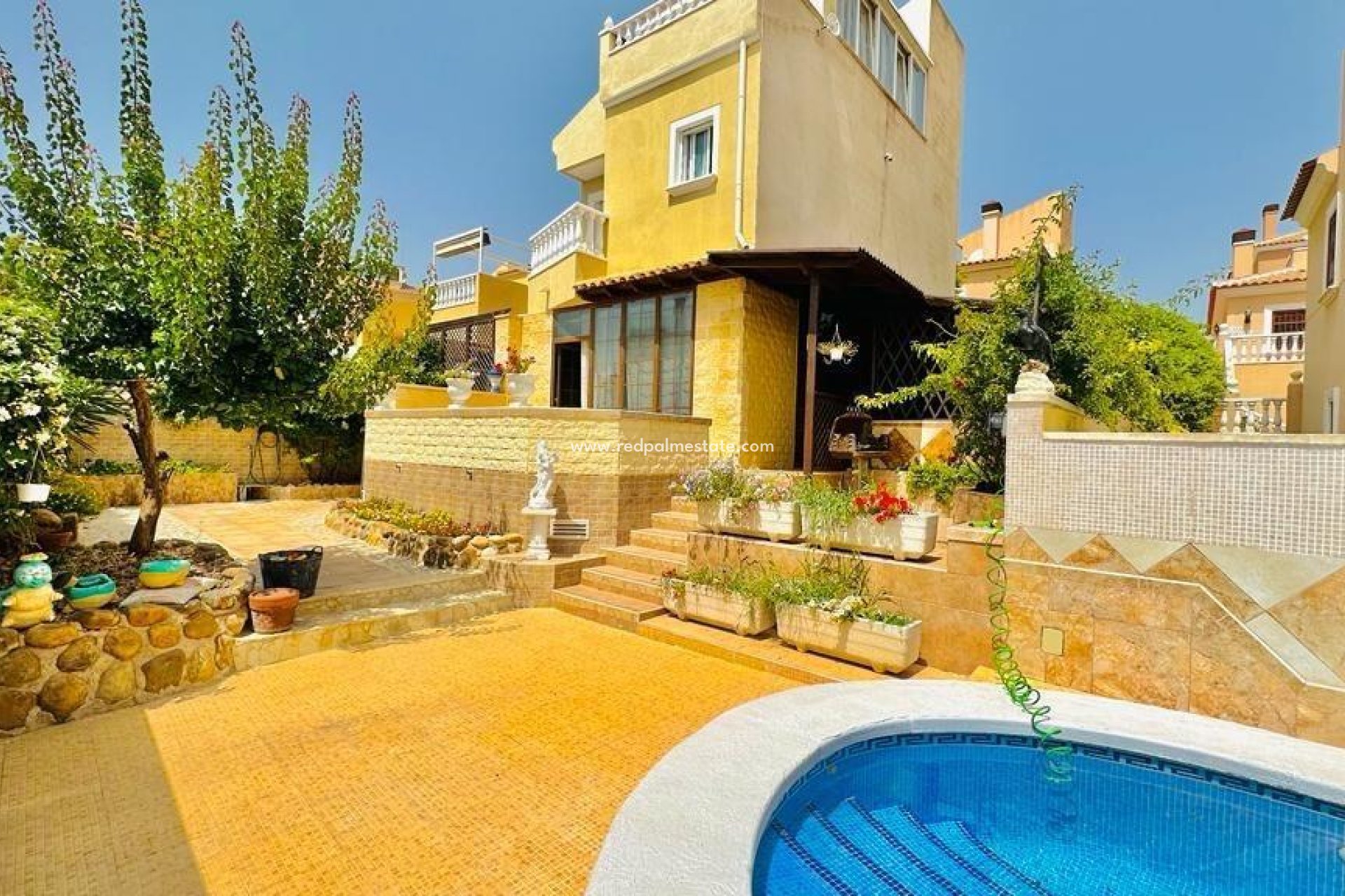 Herverkoop - Villa -
Orihuela Costa - Montezenia