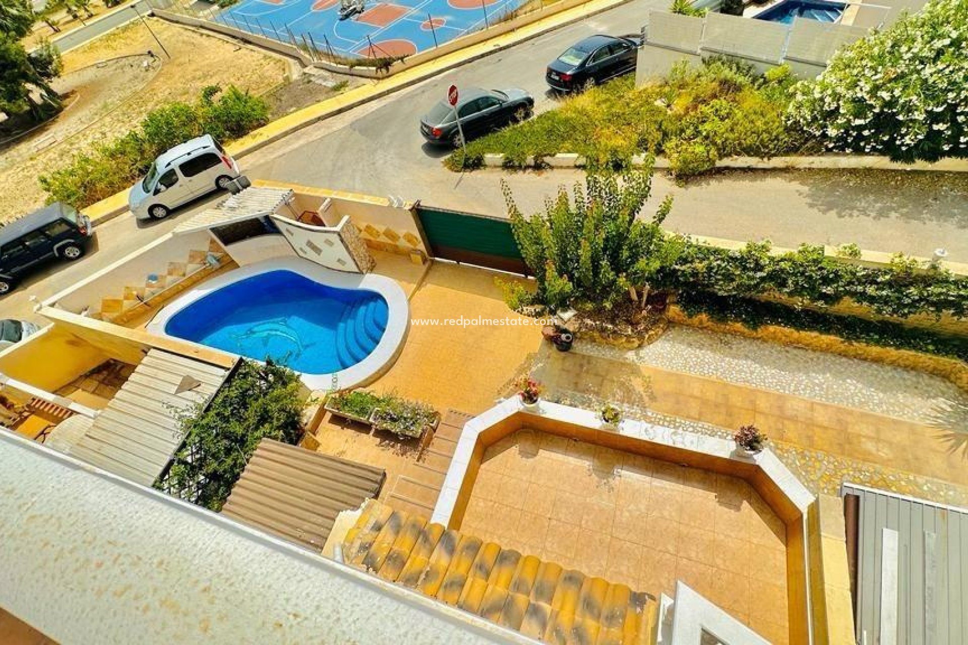 Herverkoop - Villa -
Orihuela Costa - Montezenia