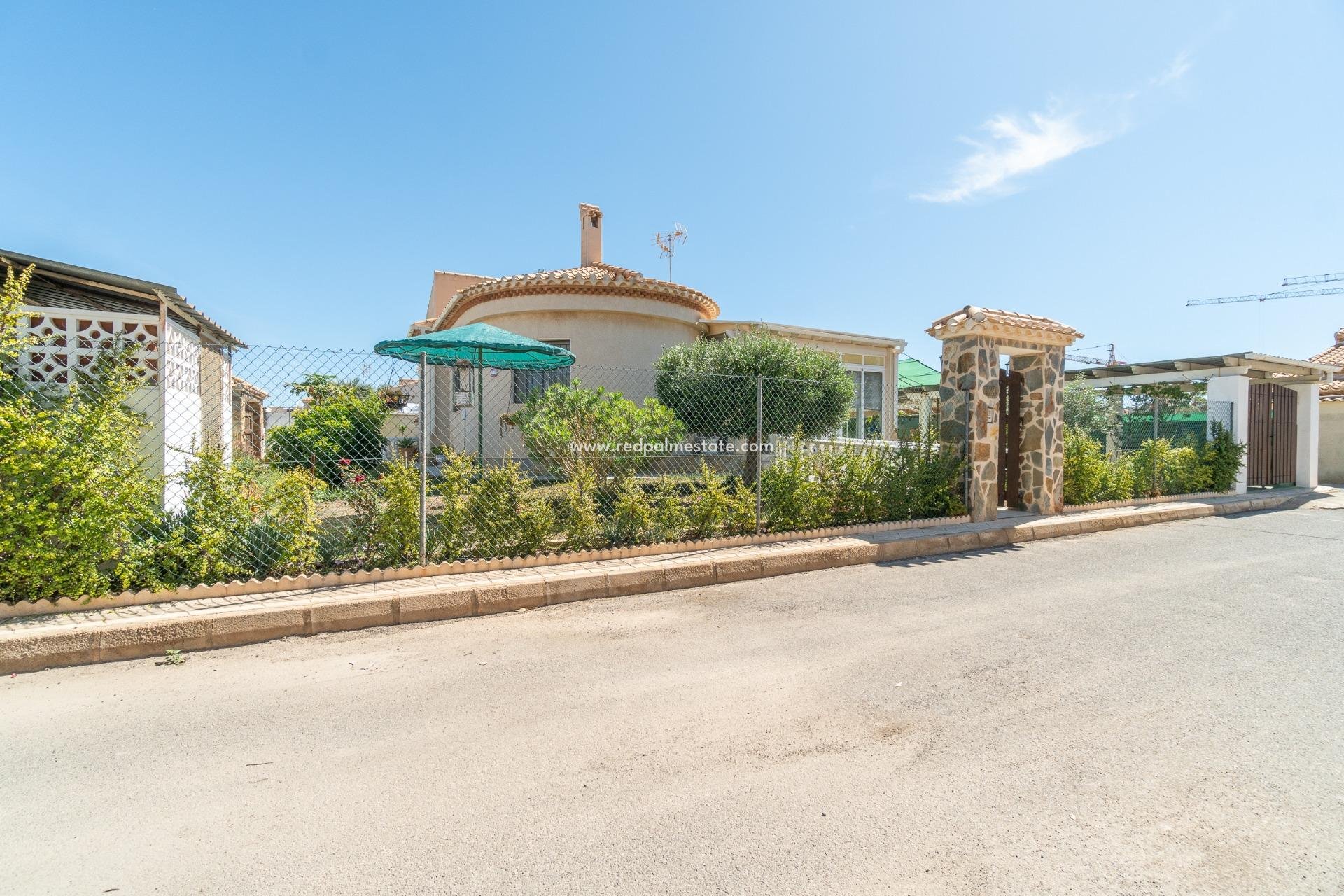 Herverkoop - Villa -
Orihuela Costa - Playa Flamenca