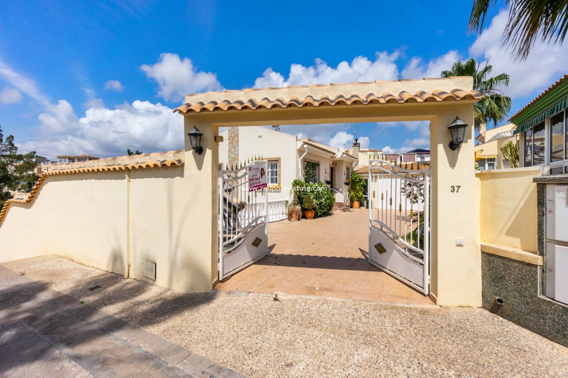 Herverkoop - Villa -
Orihuela Costa - Playa Flamenca