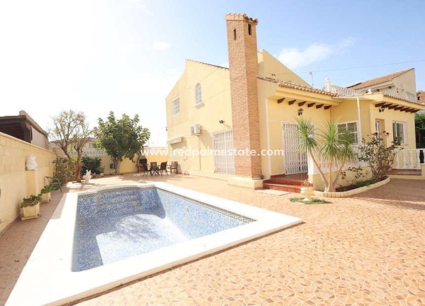 Herverkoop - Villa -
Orihuela Costa - Playa Flamenca