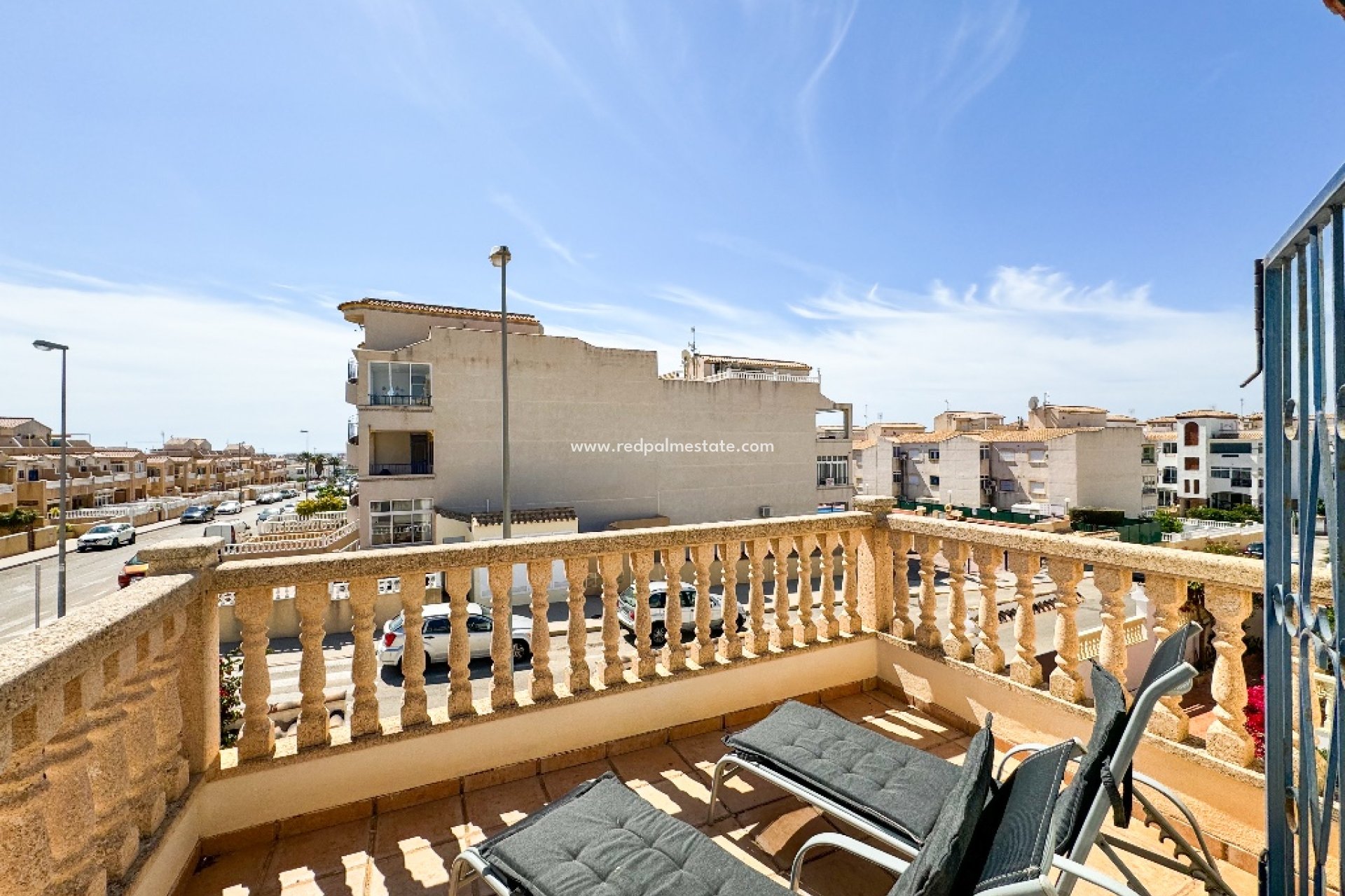 Herverkoop - Villa -
Orihuela Costa - Punta Prima