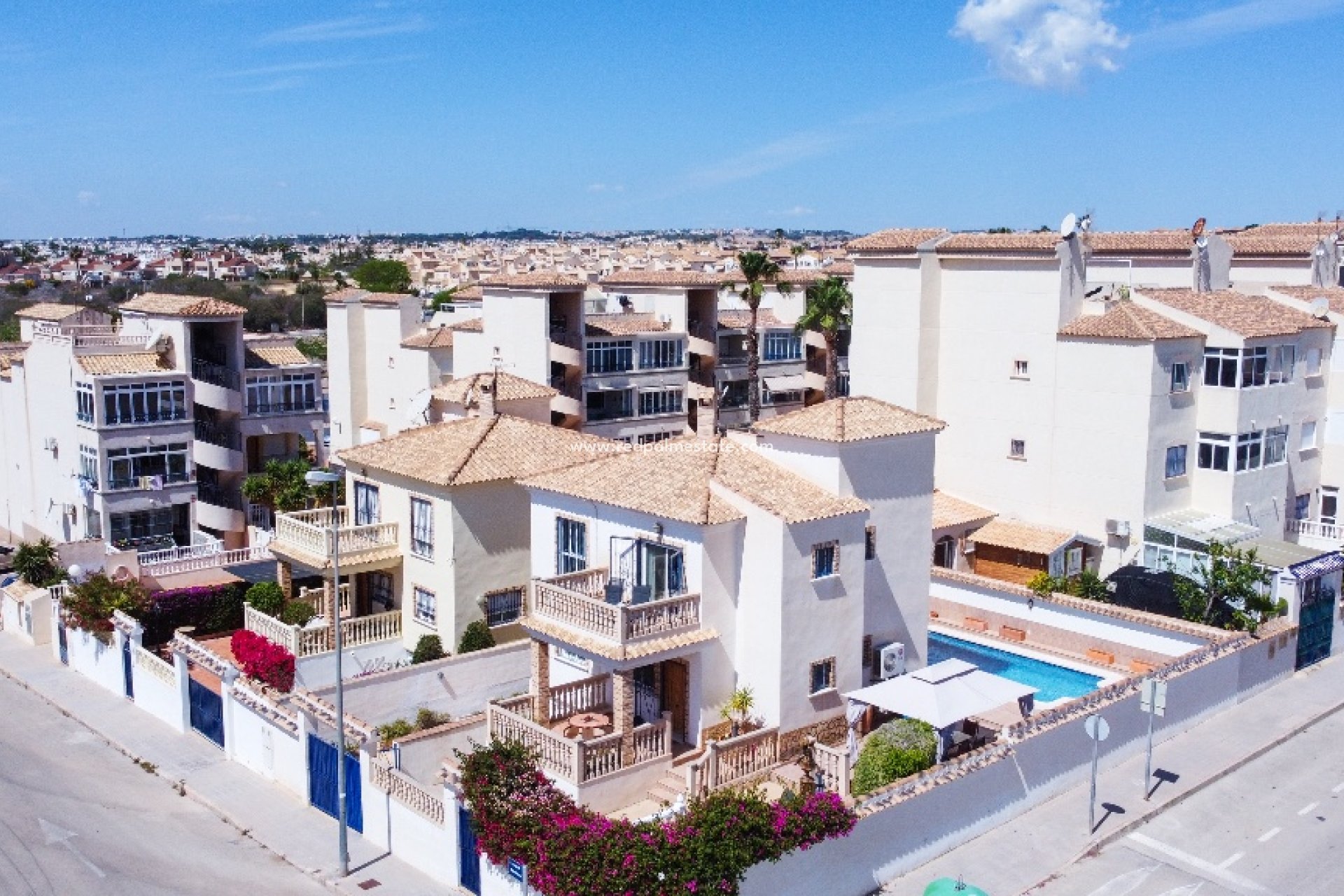 Herverkoop - Villa -
Orihuela Costa - Punta Prima