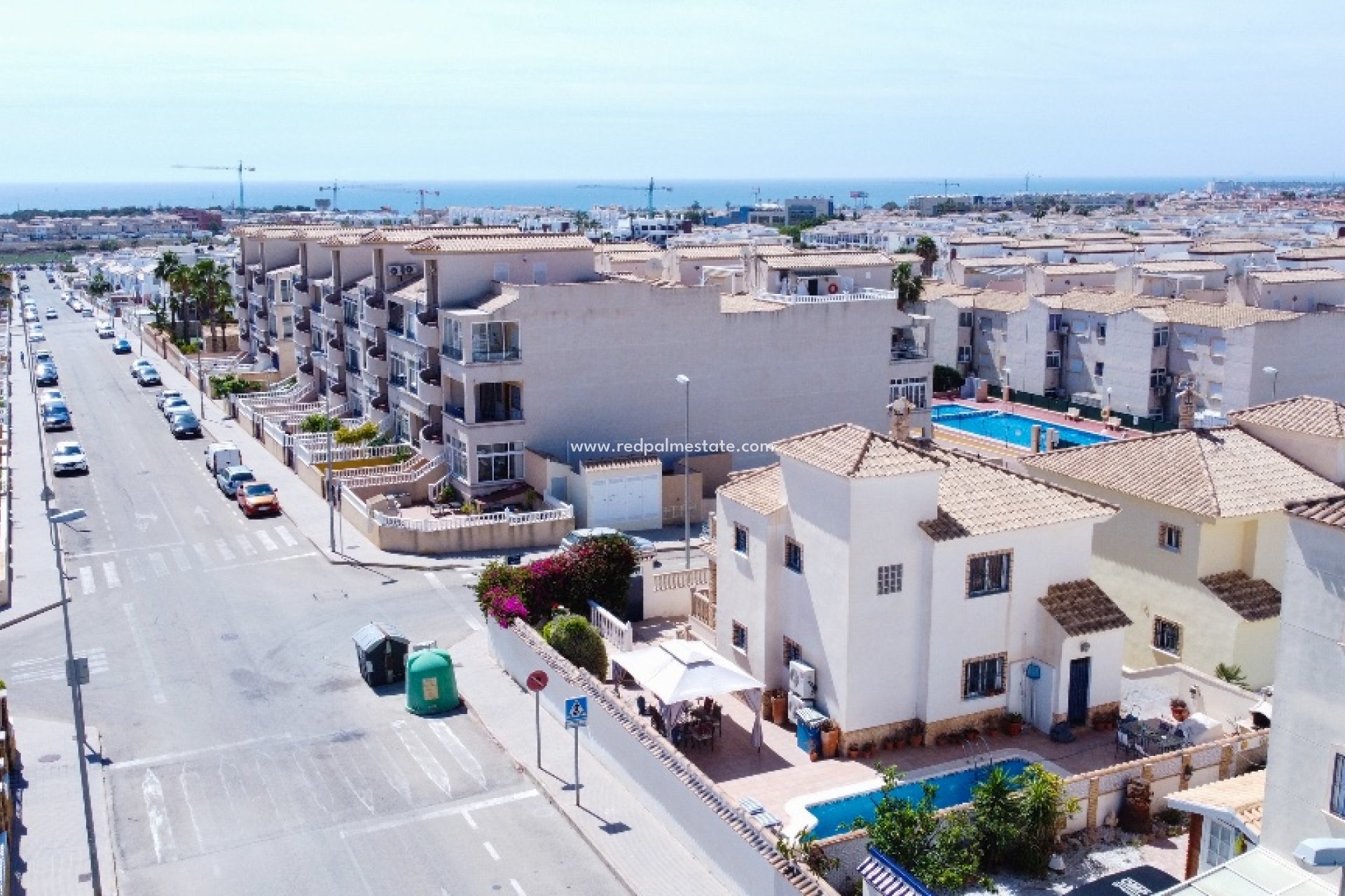 Herverkoop - Villa -
Orihuela Costa - Punta Prima