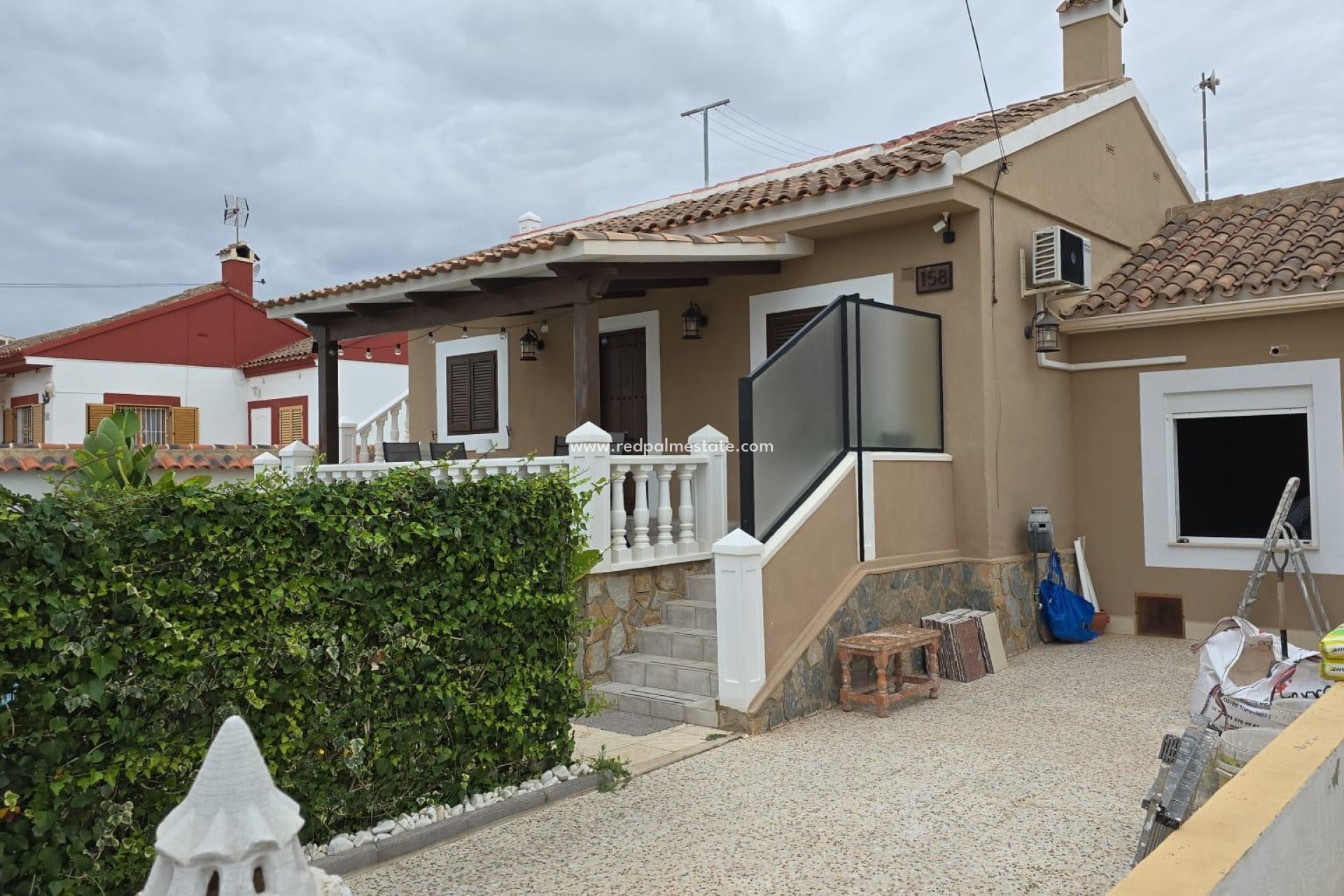 Herverkoop - Villa -
Orihuela Costa - Punta Prima