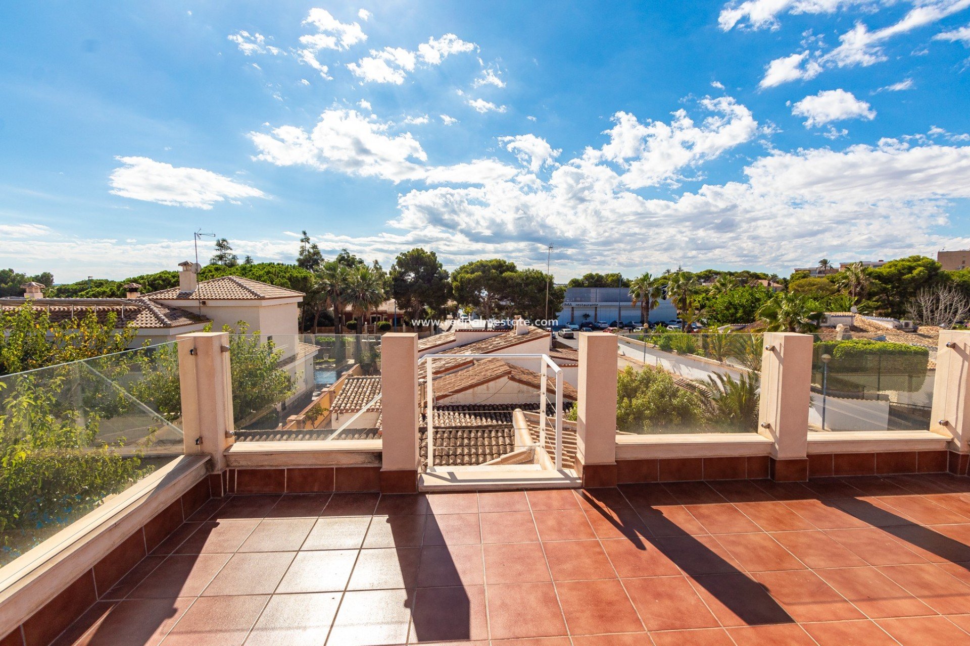 Herverkoop - Villa -
Orihuela Costa - Punta Prima