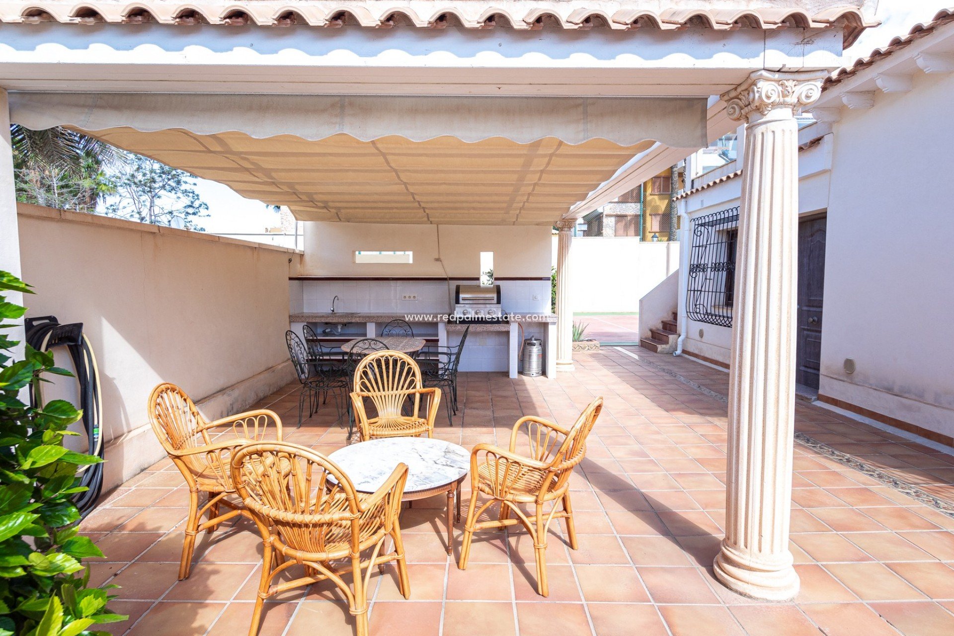 Herverkoop - Villa -
Orihuela Costa - Punta Prima