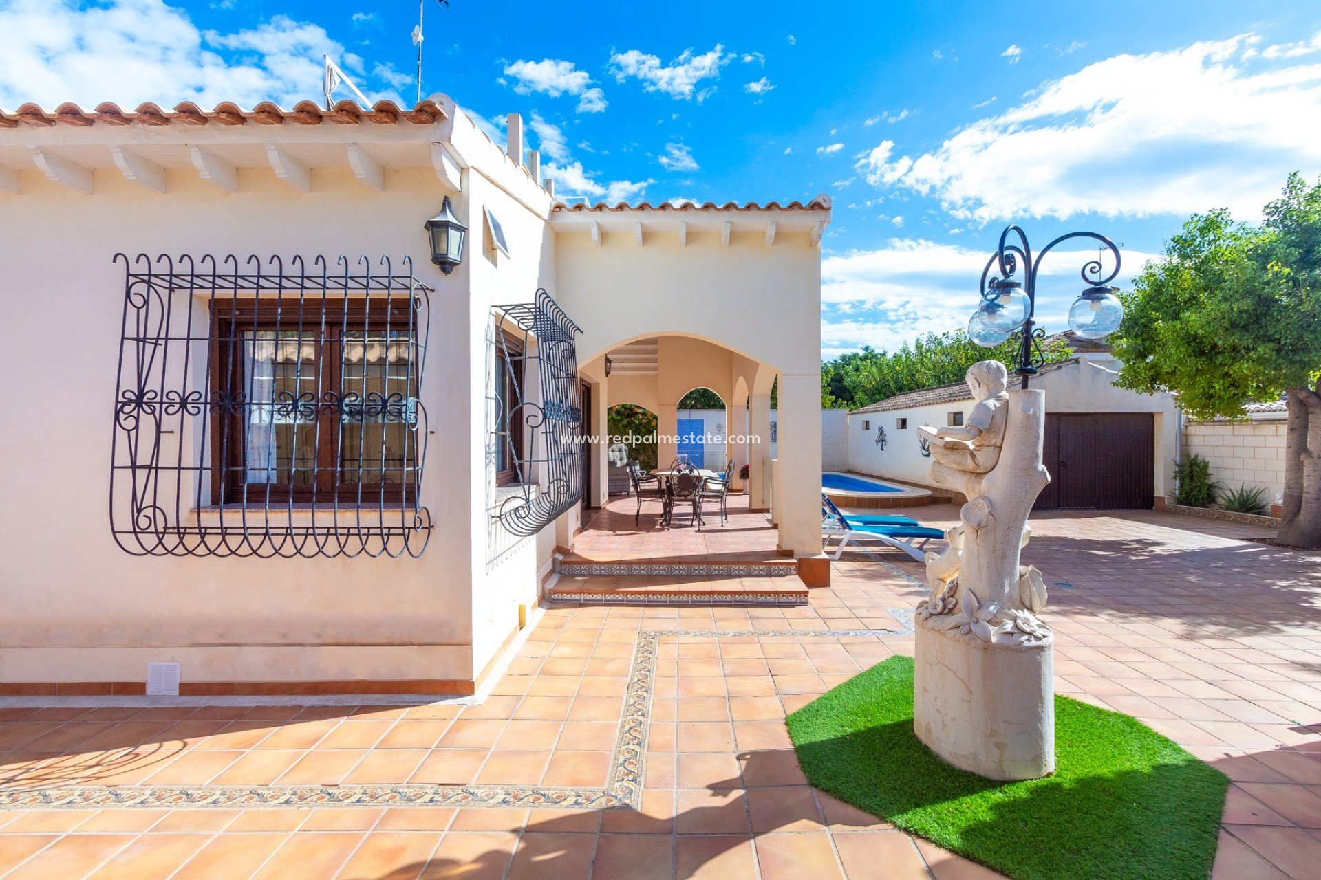 Herverkoop - Villa -
Orihuela Costa - Punta Prima