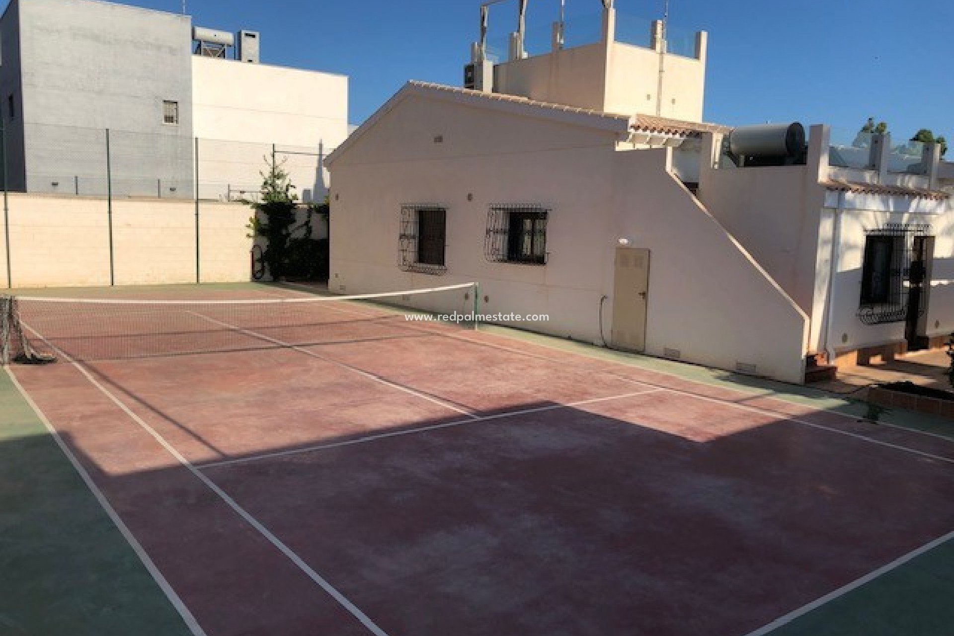 Herverkoop - Villa -
Orihuela Costa - Punta Prima