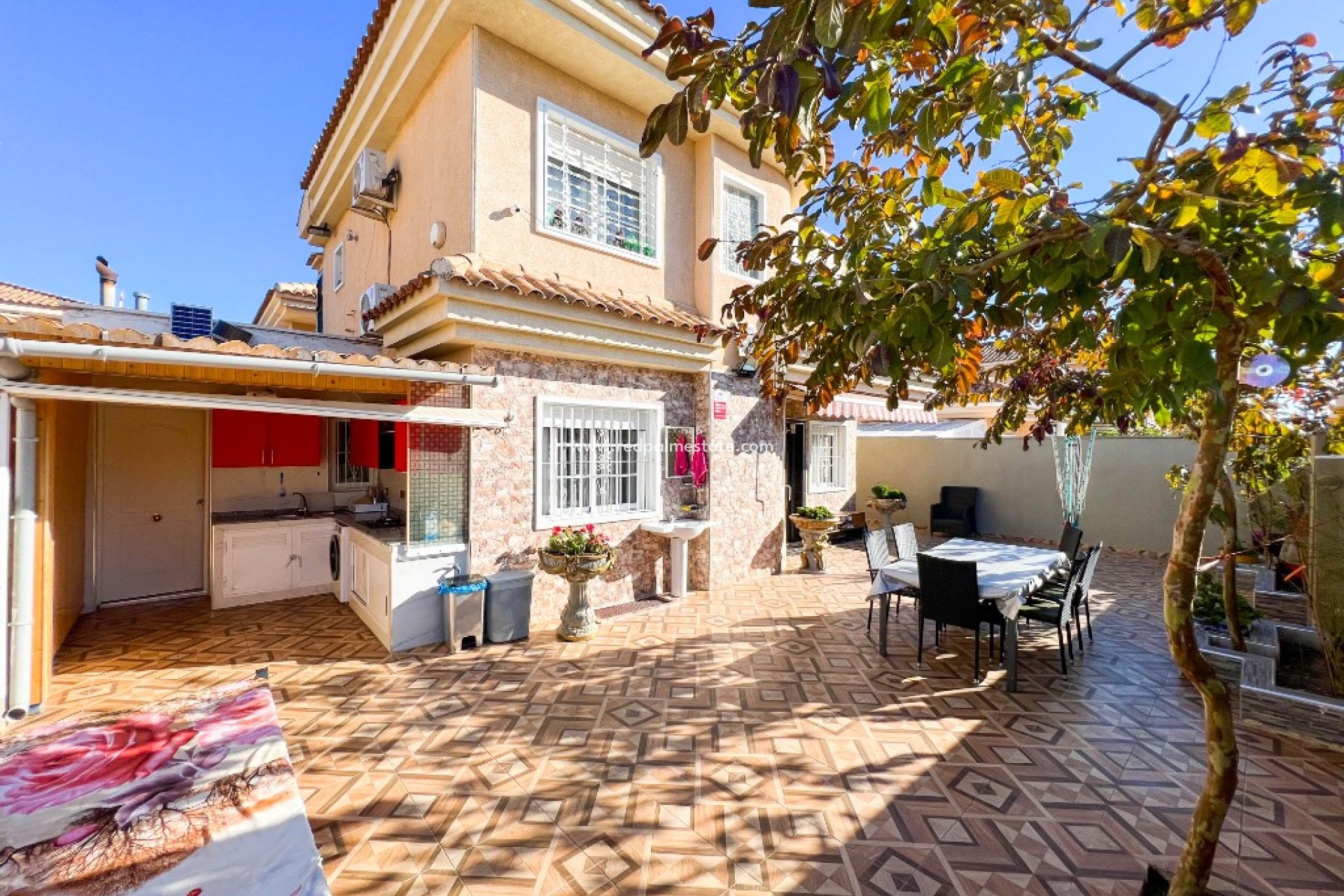 Herverkoop - Villa -
Orihuela Costa - Punta Prima