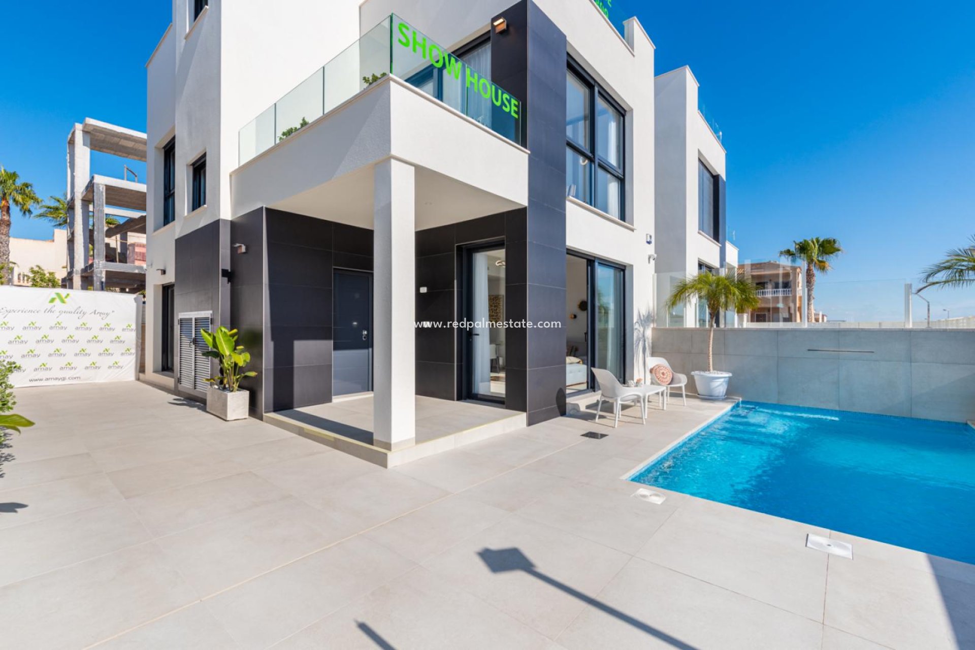 Herverkoop - Villa -
Orihuela Costa - Punta Prima