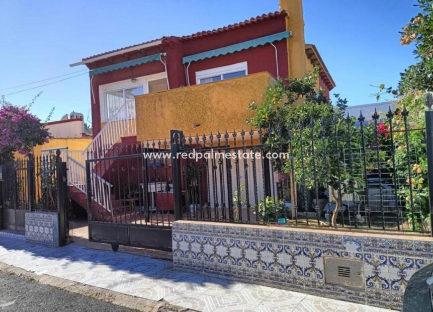 Herverkoop - Villa -
Orihuela Costa - Punta Prima