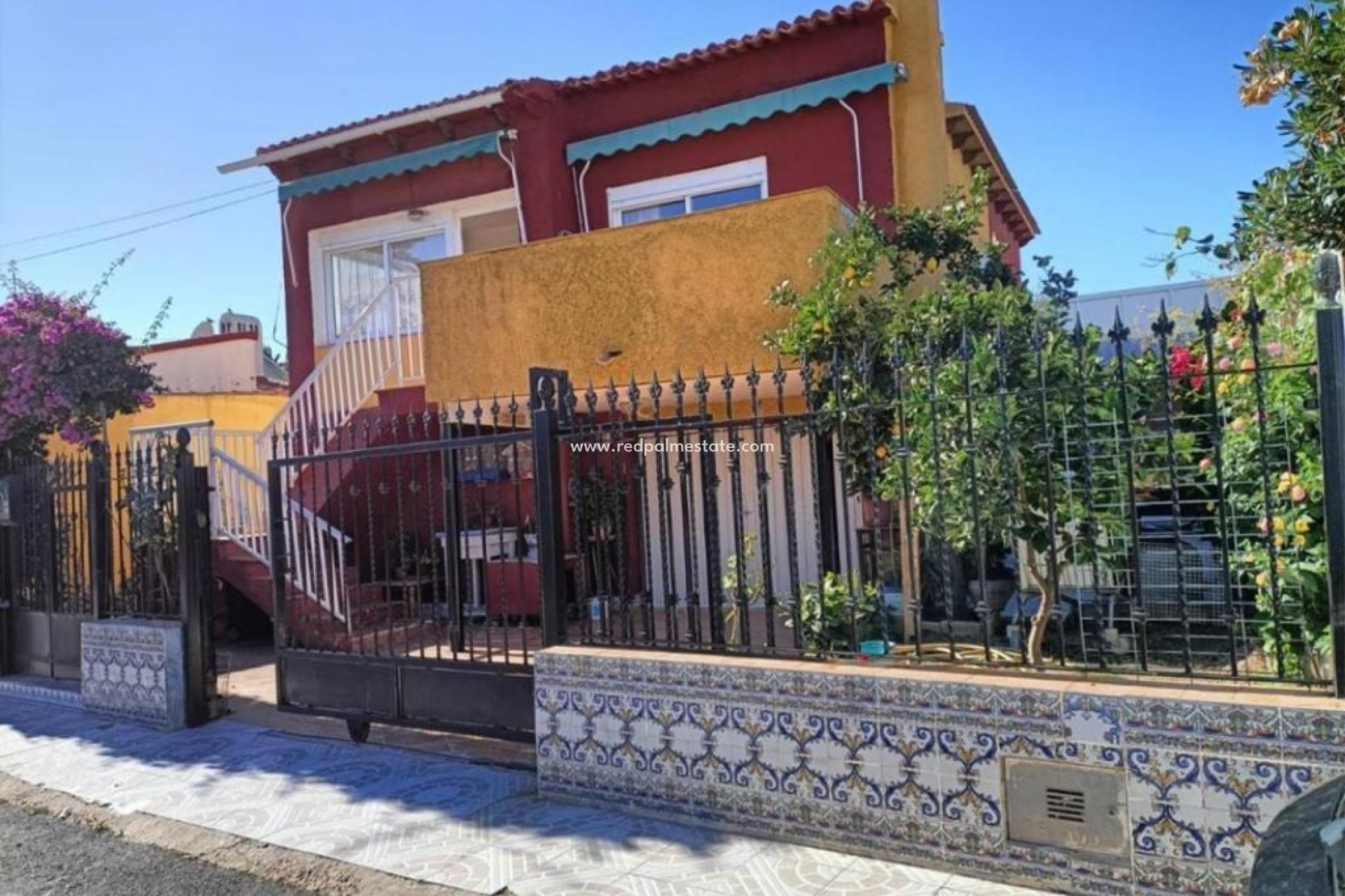 Herverkoop - Villa -
Orihuela Costa - Punta Prima