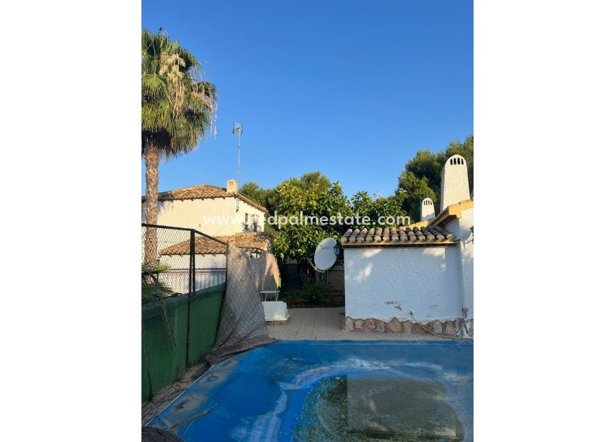 Herverkoop - Villa -
Orihuela Costa - Punta Prima