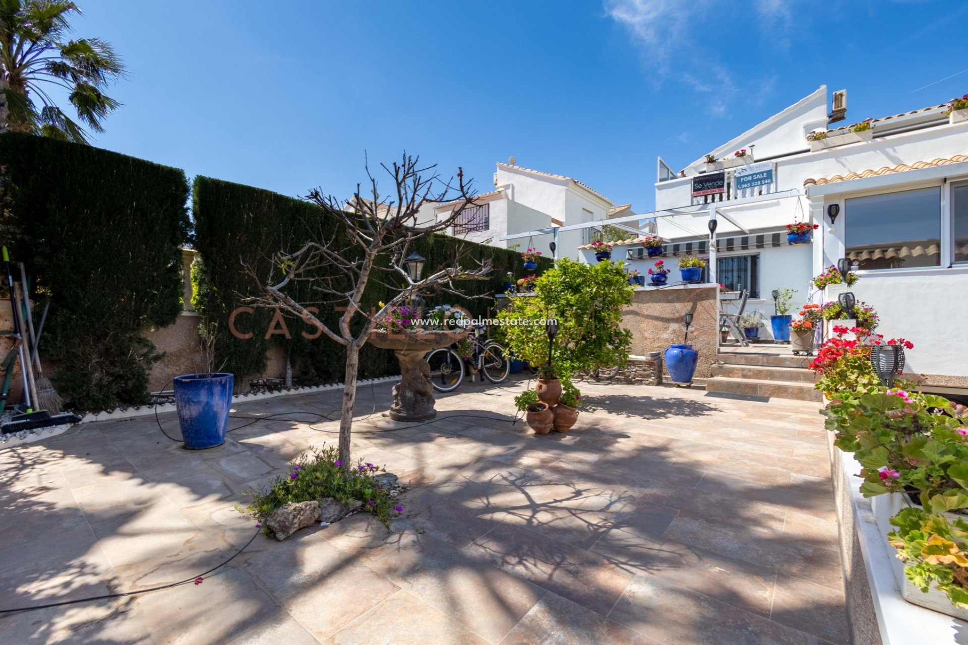 Herverkoop - Villa -
Orihuela Costa - Punta Prima