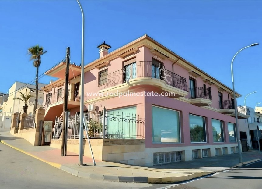 Herverkoop - Villa -
San Miguel de Salinas - Inland