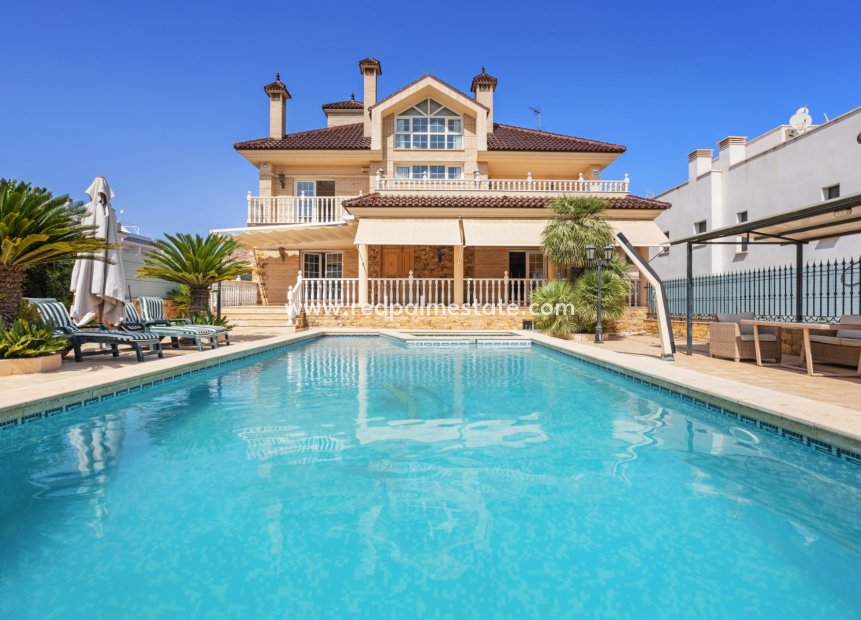 Herverkoop - Villa -
Torrevieja - Costa Blanca