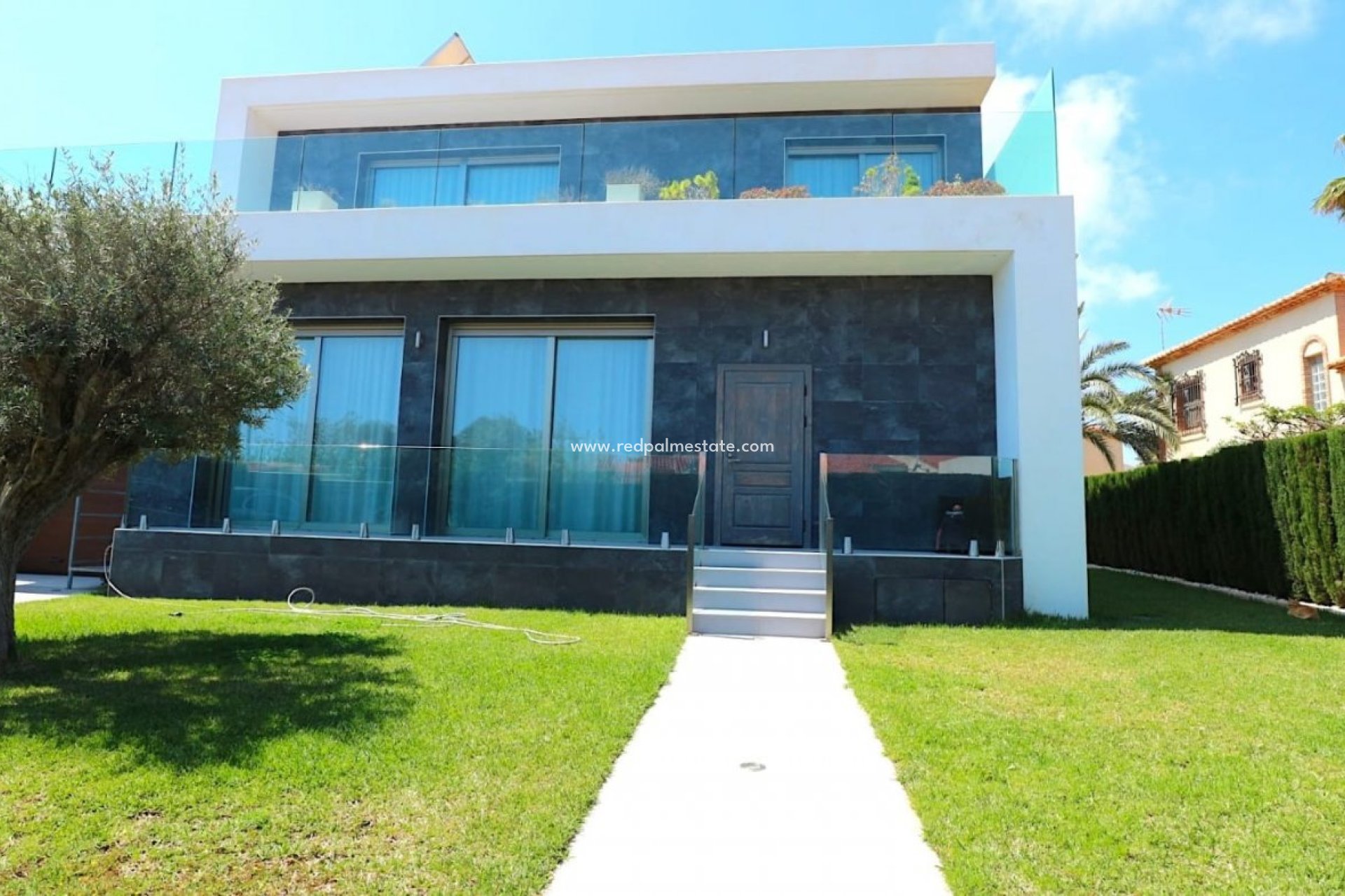 Herverkoop - Villa -
Torrevieja - Costa Blanca