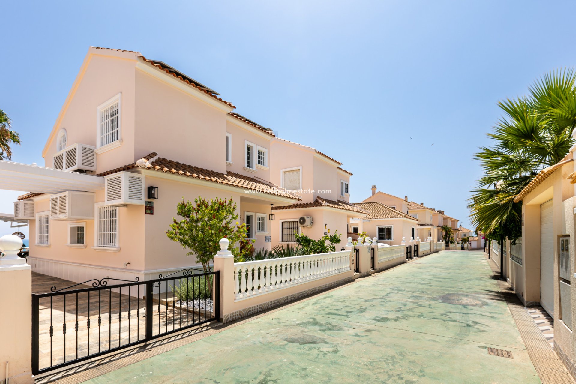 Herverkoop - Villa -
Torrevieja - Costa Blanca