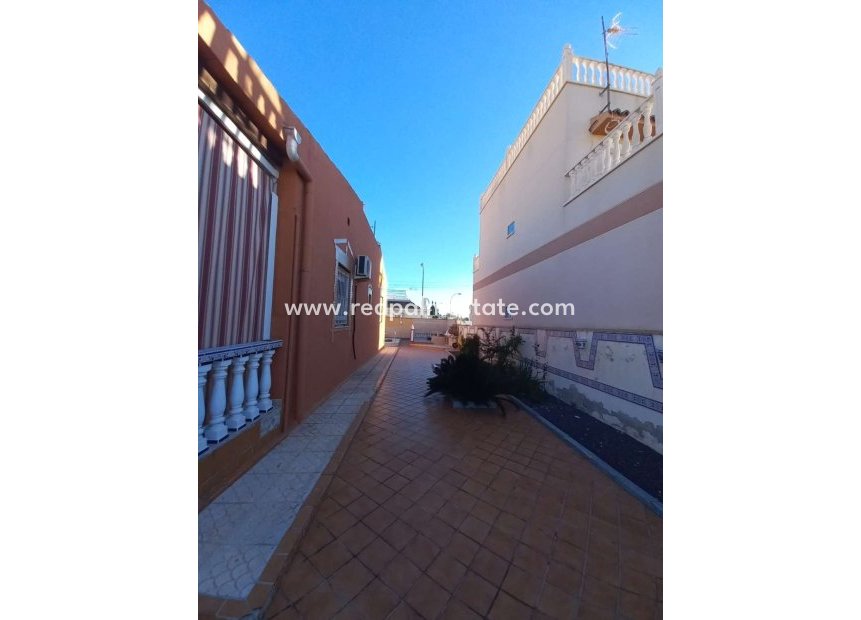 Herverkoop - Villa -
Torrevieja - Costa Blanca