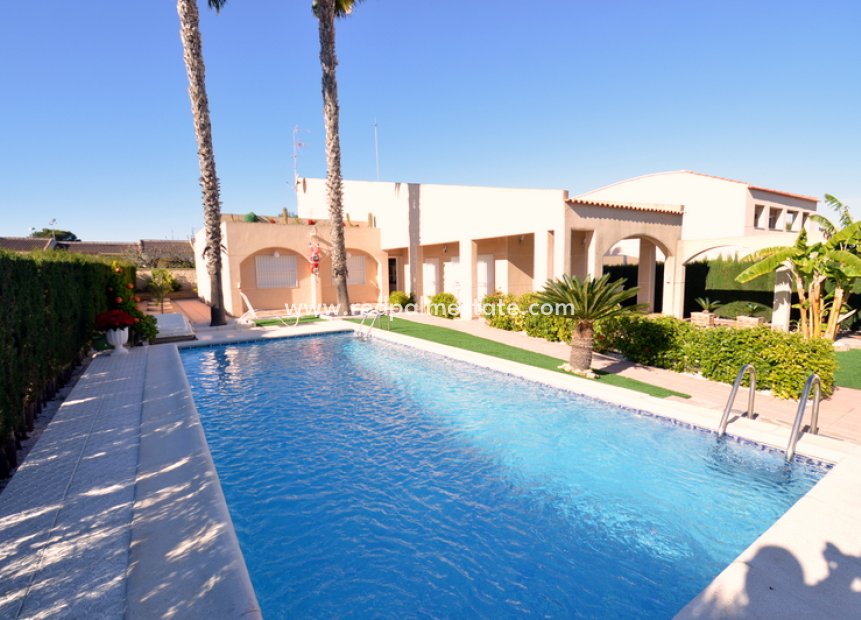 Herverkoop - Villa -
Torrevieja - Costa Blanca