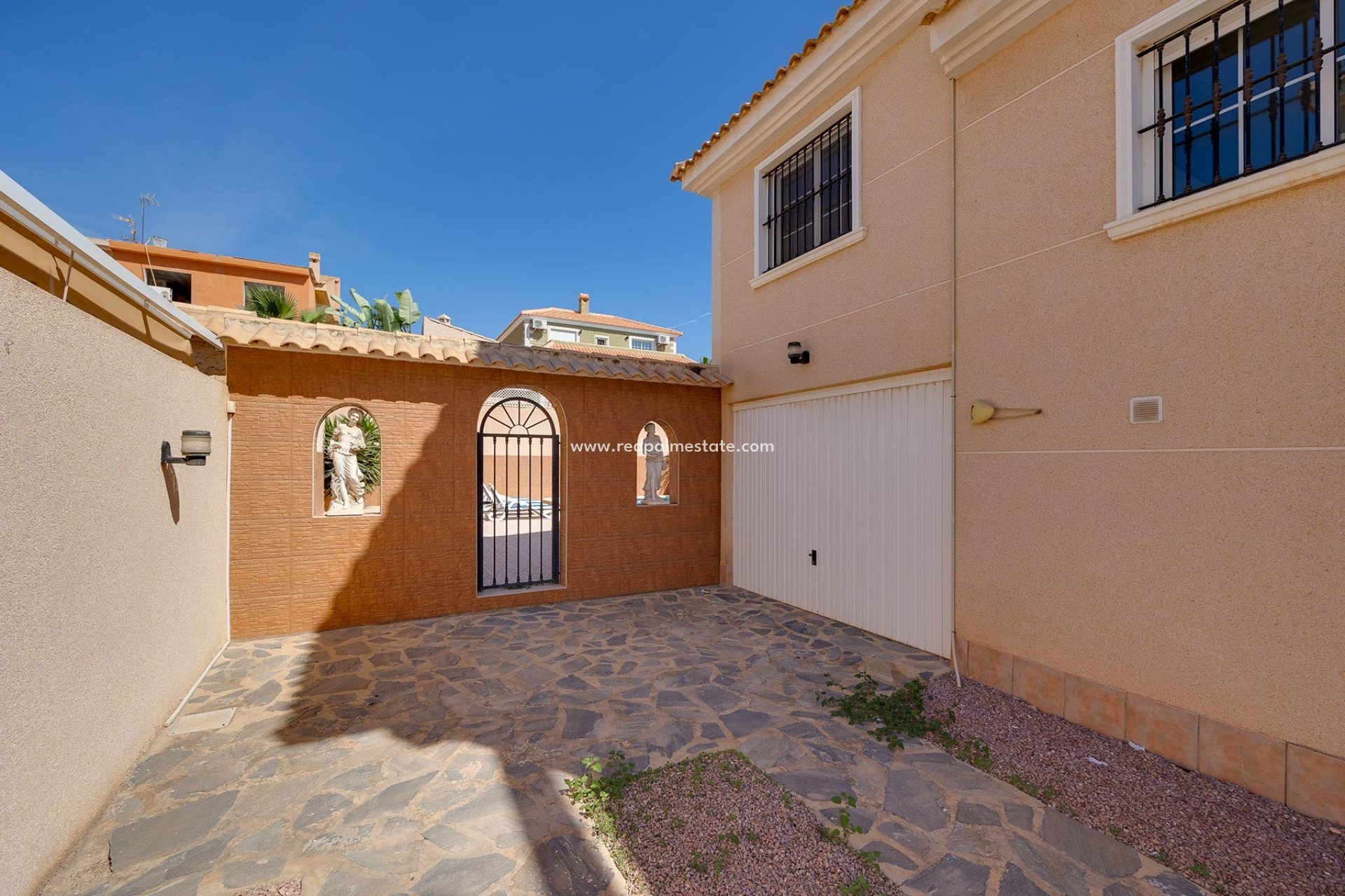 Herverkoop - Villa -
Torrevieja - Costa Blanca