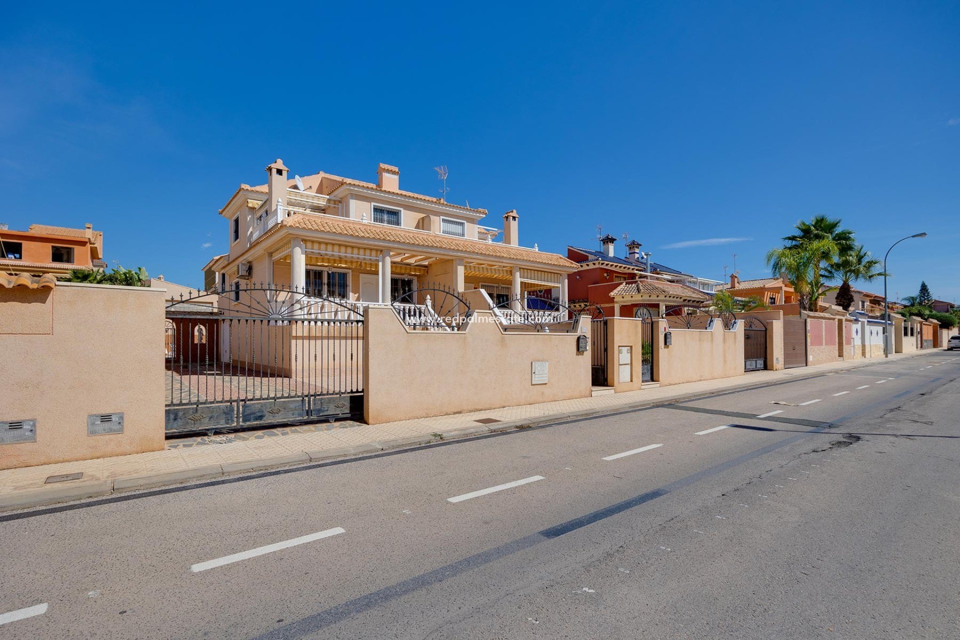 Herverkoop - Villa -
Torrevieja - Costa Blanca