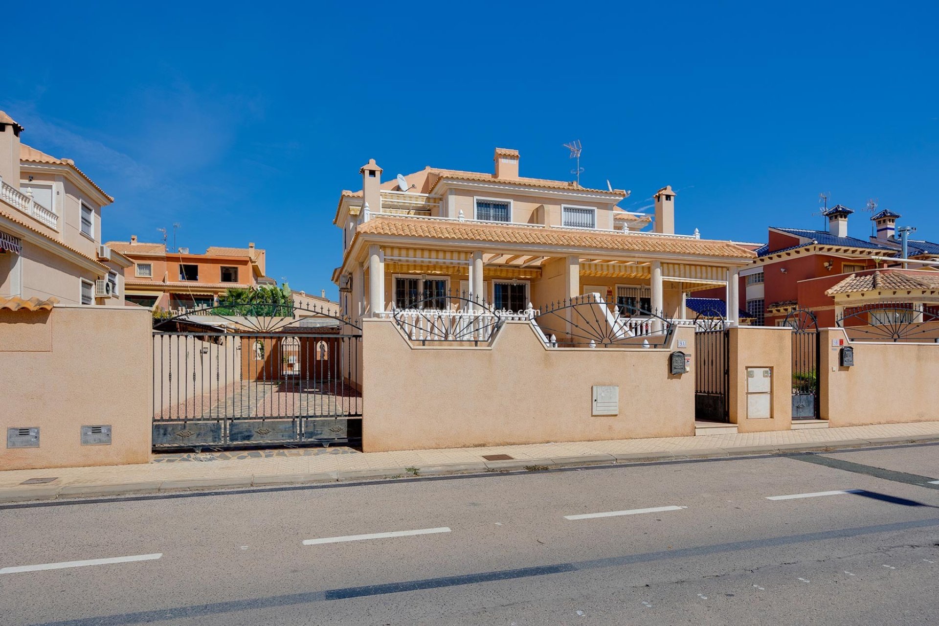 Herverkoop - Villa -
Torrevieja - Costa Blanca